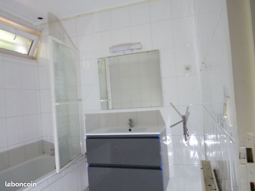 Maison à louer, 90m², Montaigu-la-Brisette