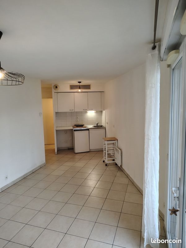Appartement à louer, 29m², Marseille 8ème