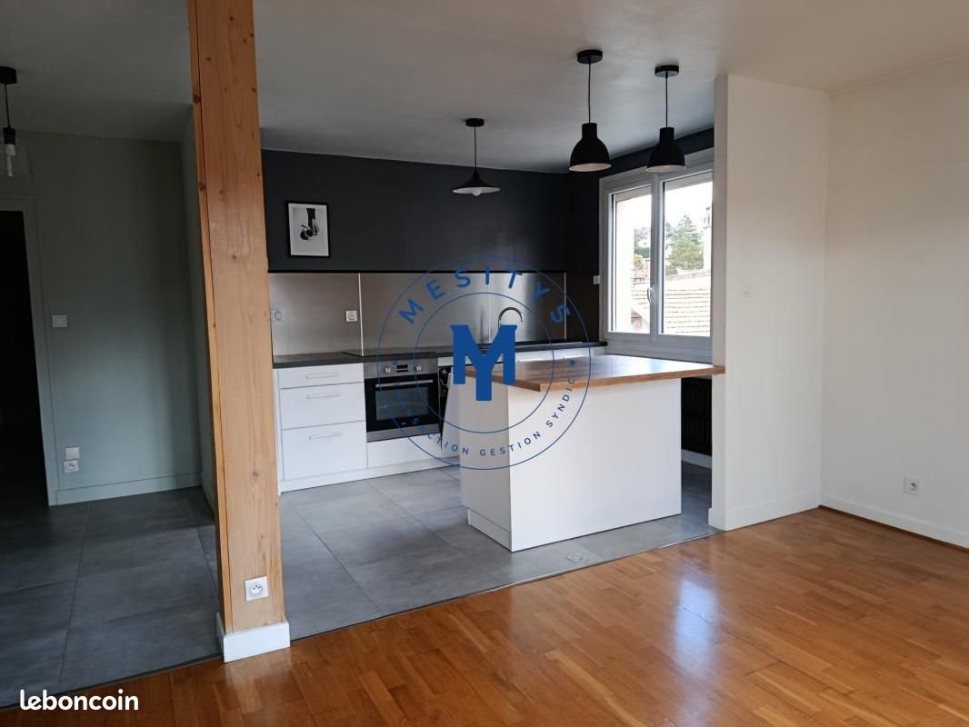 Appartement à louer, 59m², Unieux