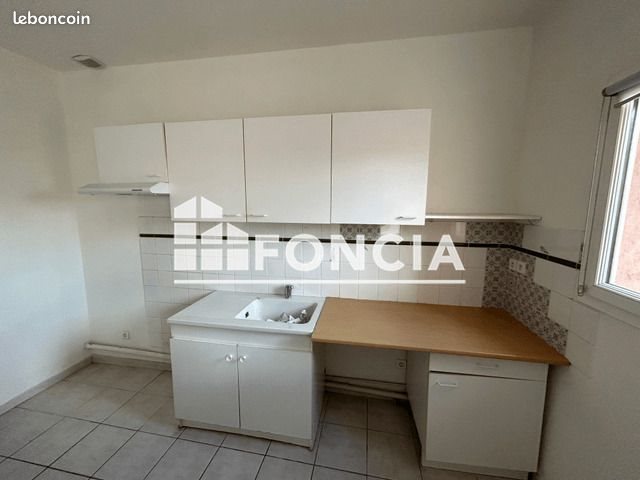 Appartement à louer, 72m², Jonquières-Saint-Vincent