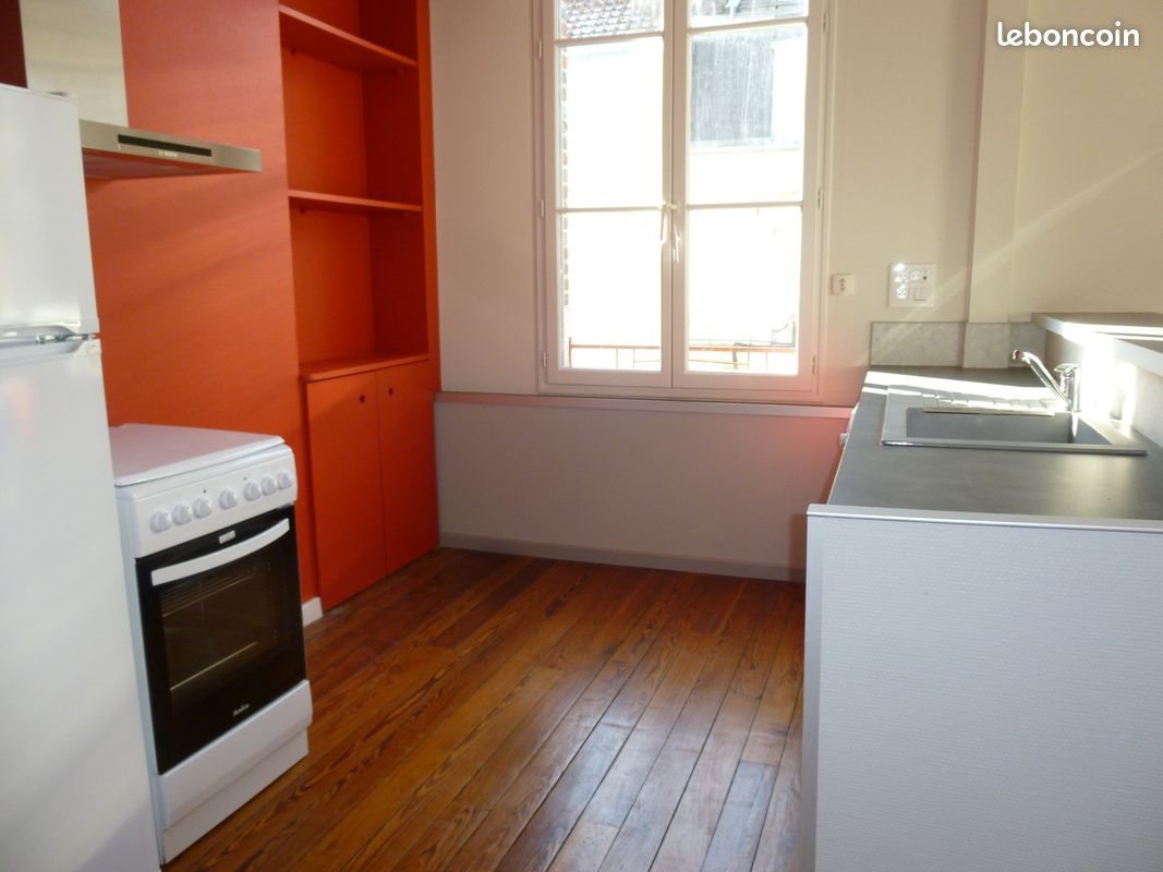 Appartement à louer, 60m², Ay