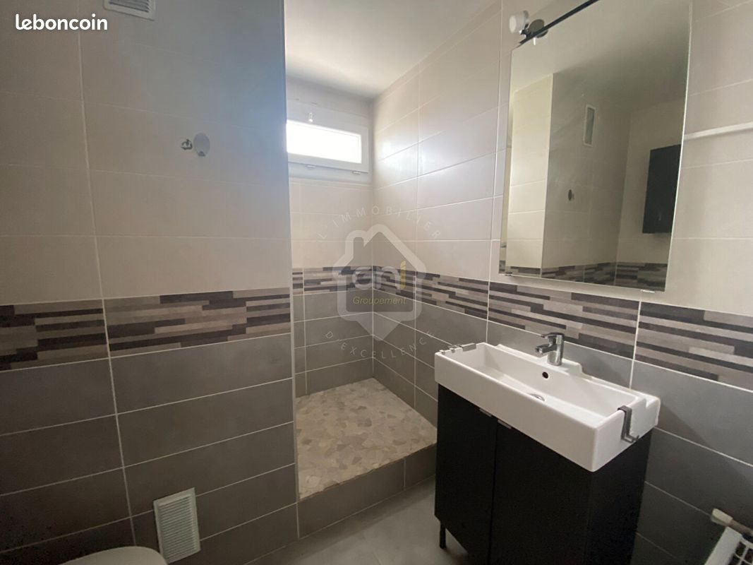 Appartement à louer, 51m², Nîmes