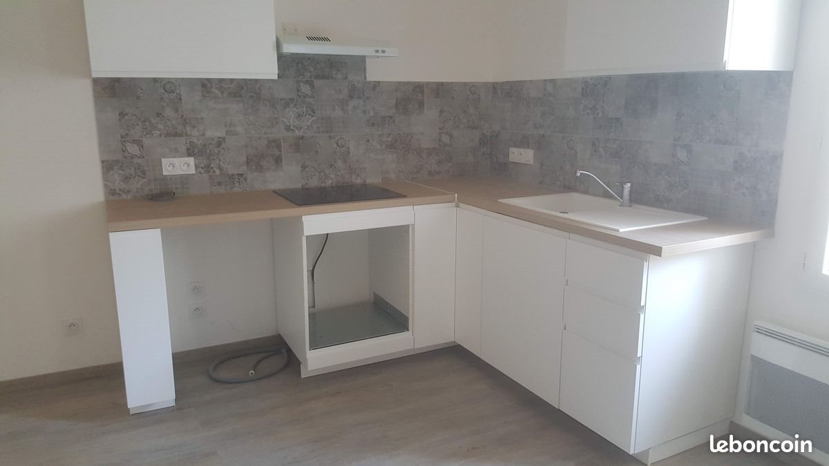 Appartement à louer, 47m², Forcalqueiret