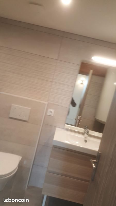 Appartement à louer, 47m², Forcalqueiret