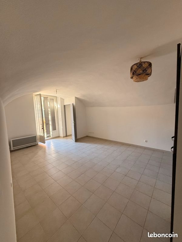 Appartement à louer, 50m², Alleins