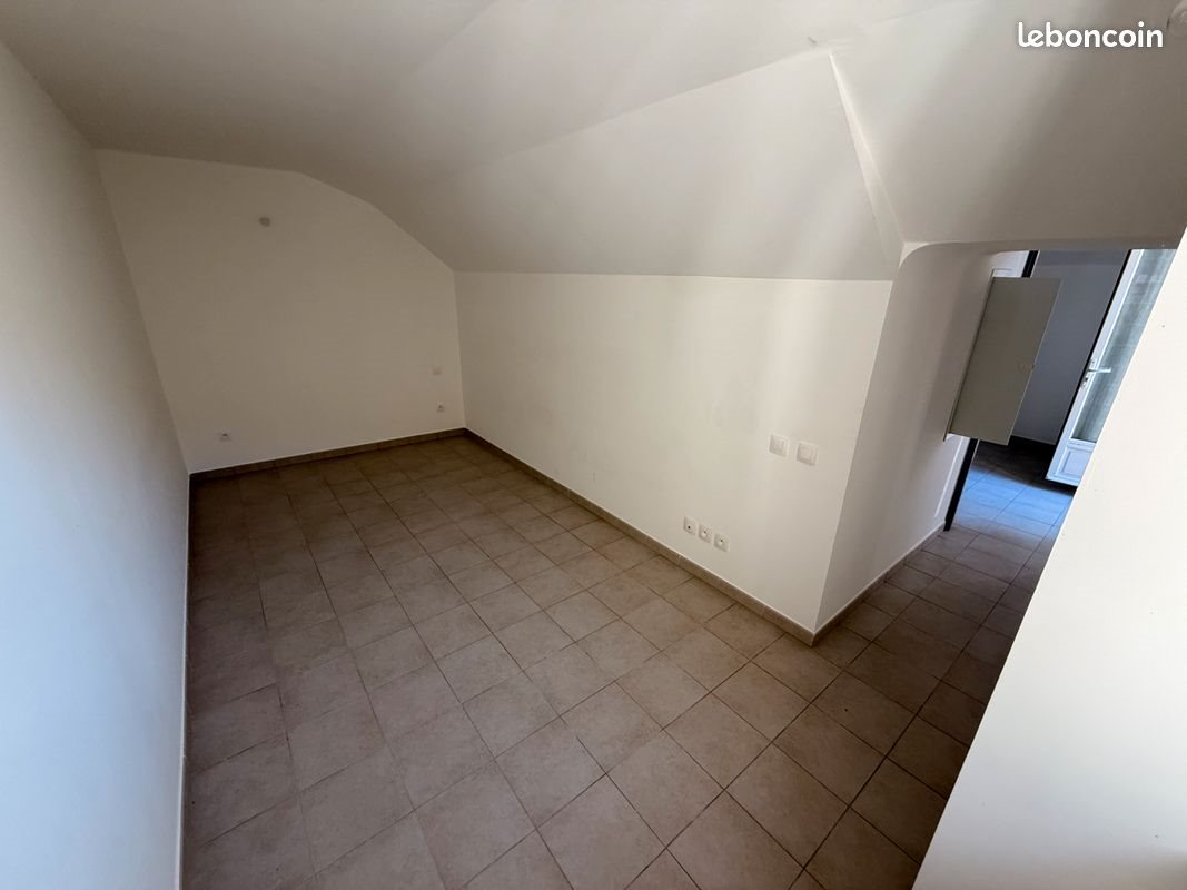 Appartement à louer, 50m², Alleins