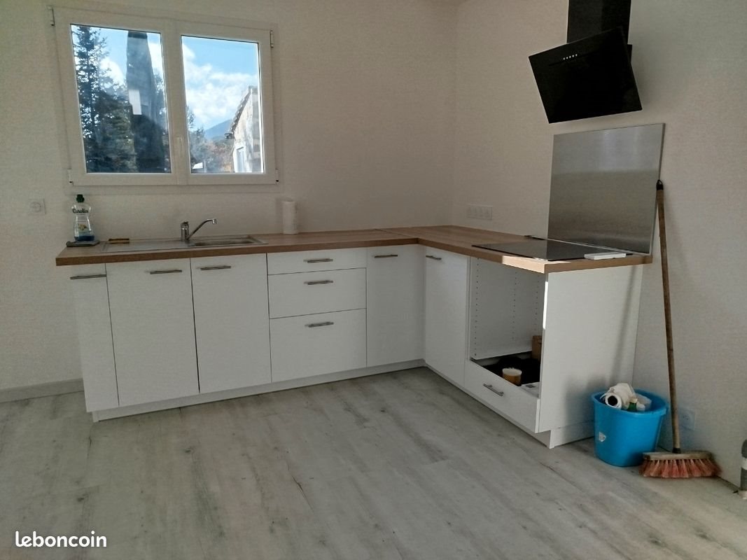 Maison à louer, 1m², Rocbaron