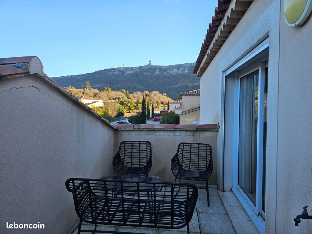 Appartement à louer, 48m², Plan-d'Aups-Sainte-Baume