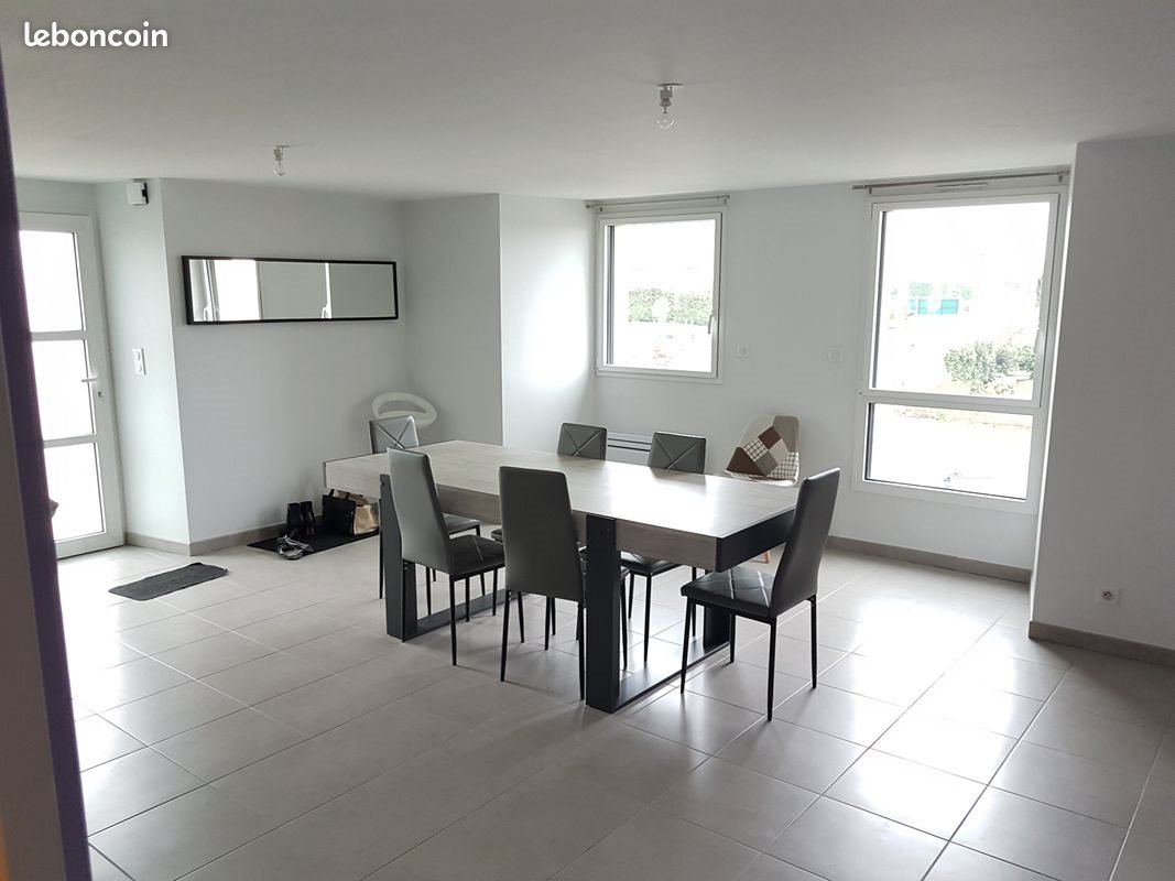 Appartement à louer, 78m², Irodouër