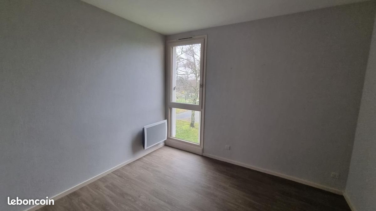 Appartement à louer, 66m², Merlines