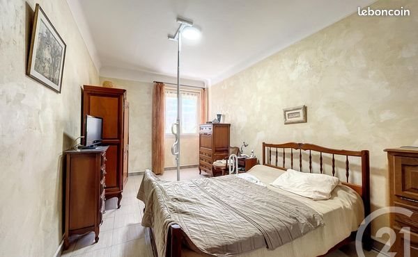 Appartement à louer, 87m², Ajaccio