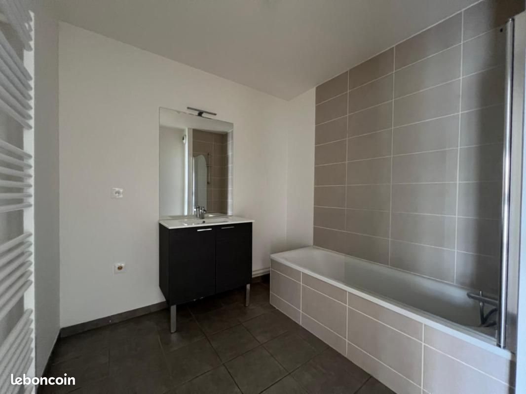 Appartement à louer, 84m², Comines