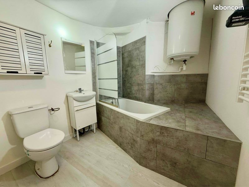 Appartement à louer, 45m², Cuges-les-Pins