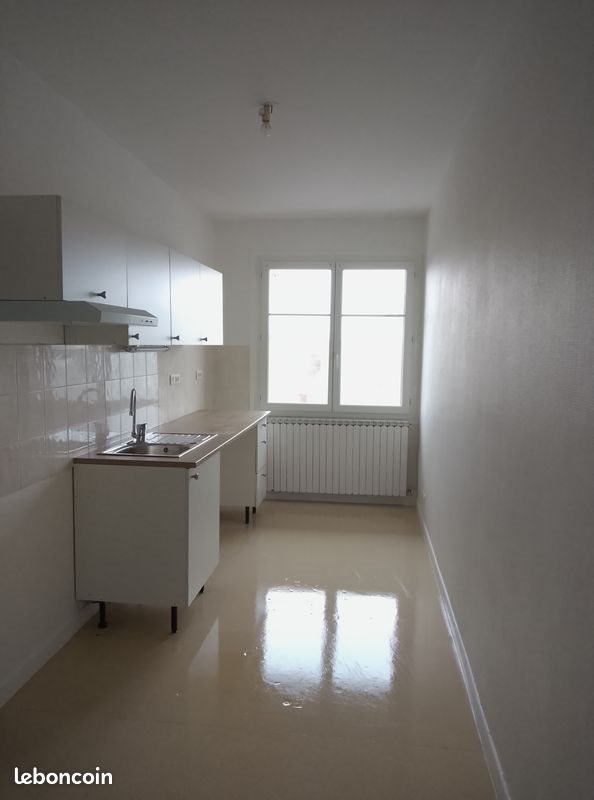 Appartement à louer, 82m², Laguiole