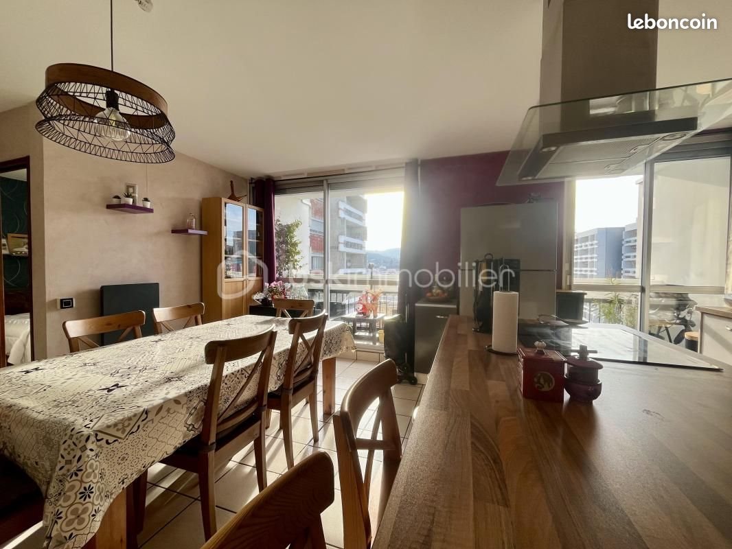 Appartement à vendre, 76m², Saint-Etienne