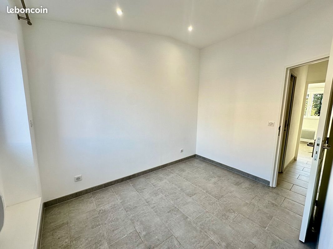 Appartement à louer, 47m², Seillons-Source-d'Argens