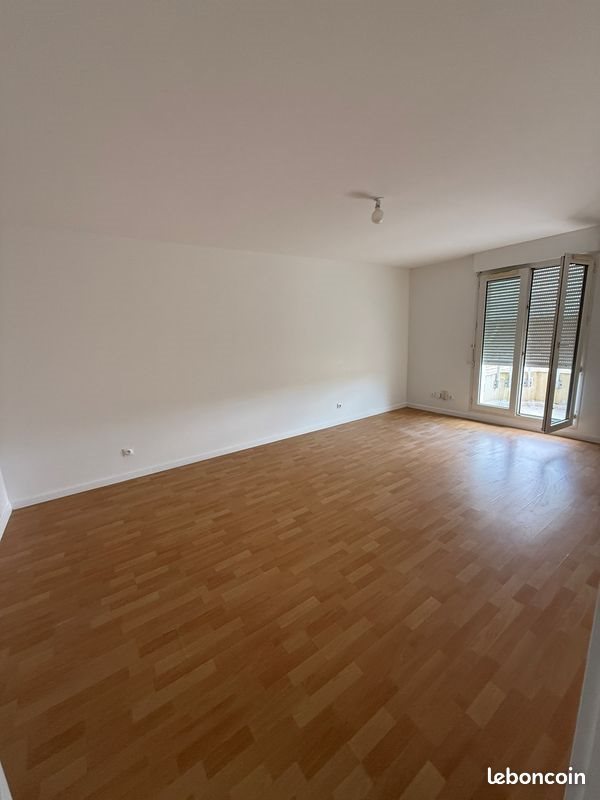 Appartement à louer, 49m², Emerainville