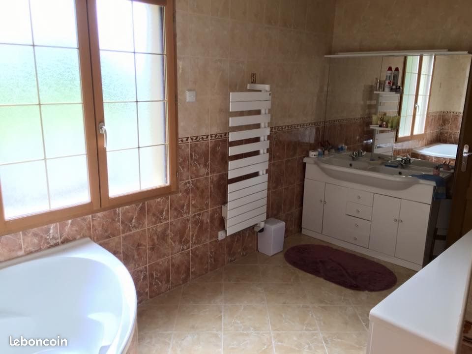 Maison à louer, 107m², Barenton-Bugny