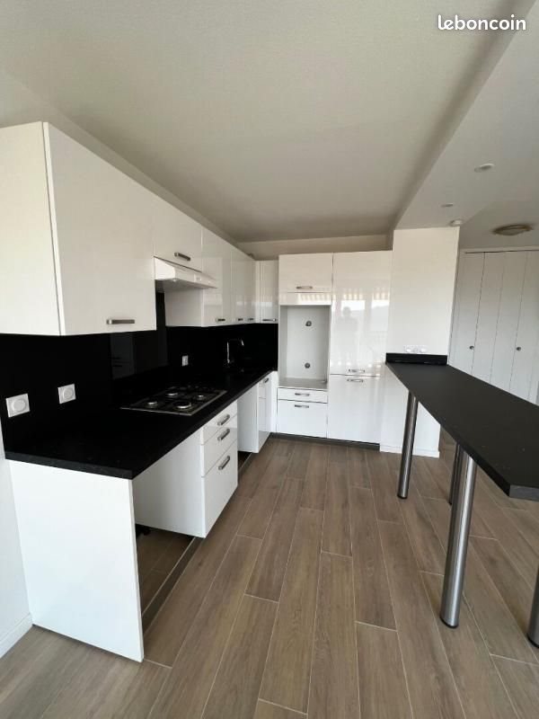 Appartement à louer, 60m², Carros