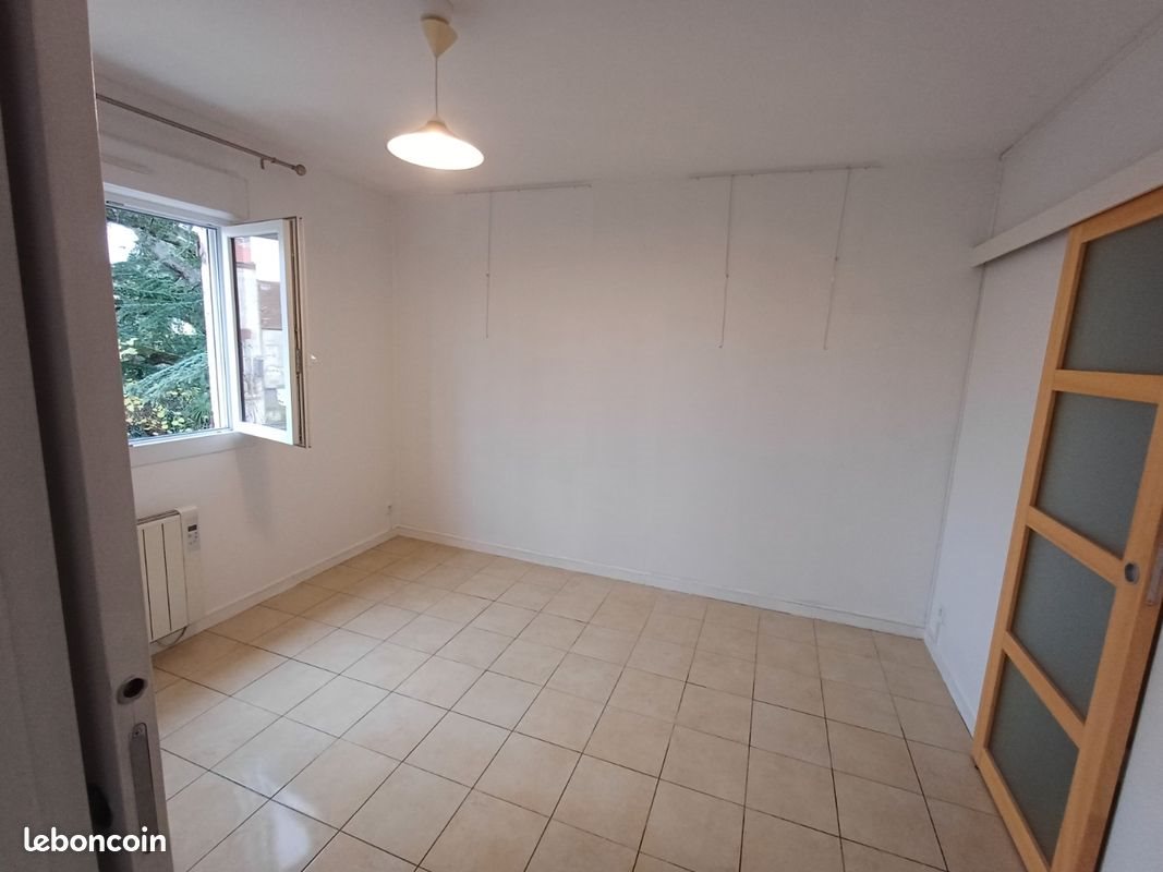 Appartement à louer, 2m², Bordeaux
