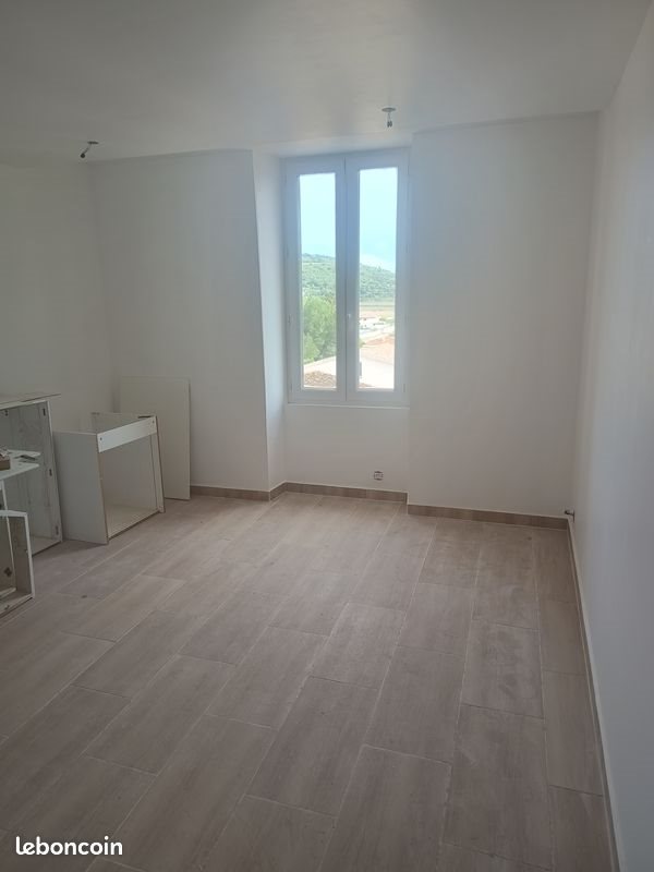 Appartement à louer, 42m², Plaissan