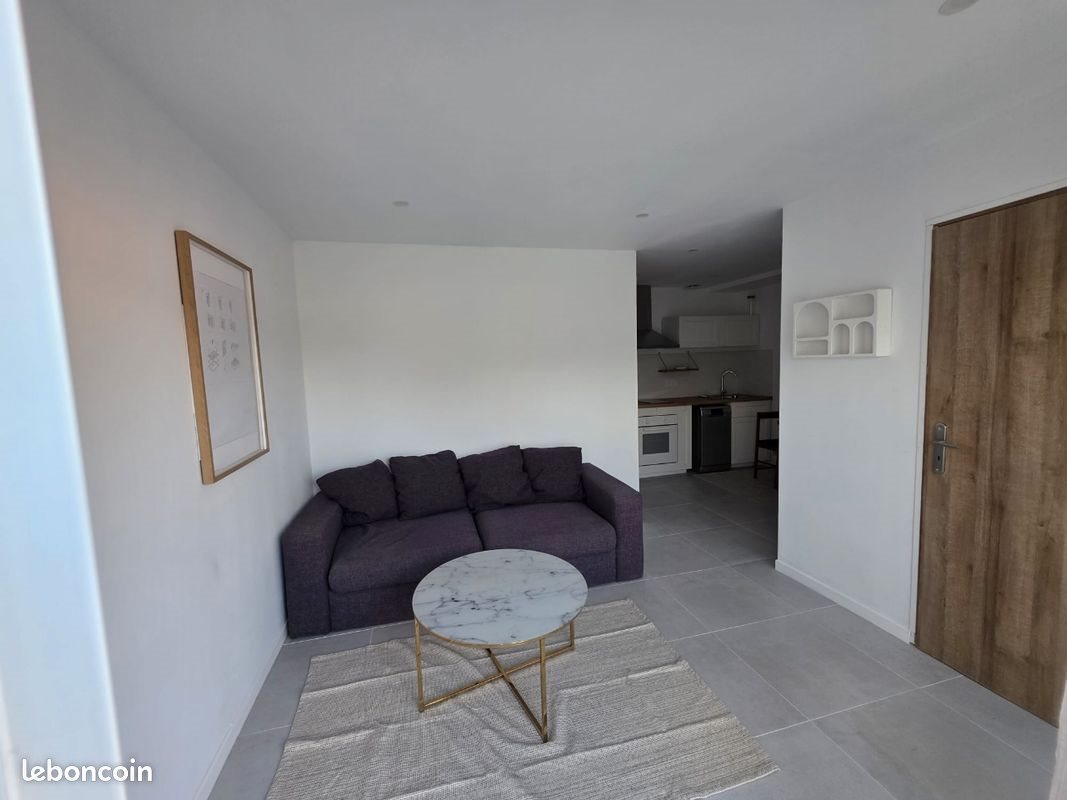Appartement à louer, 40m², La Crau