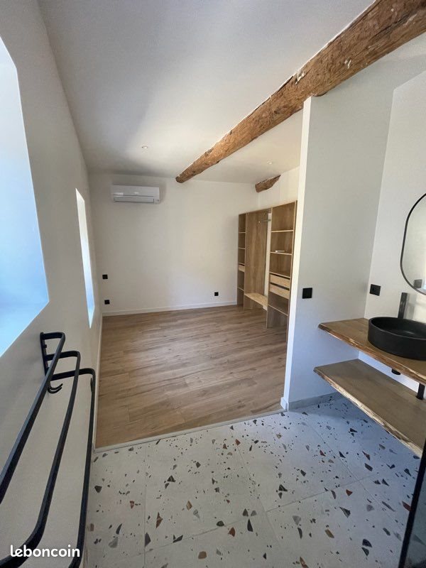 Maison à louer, 73m², Névian