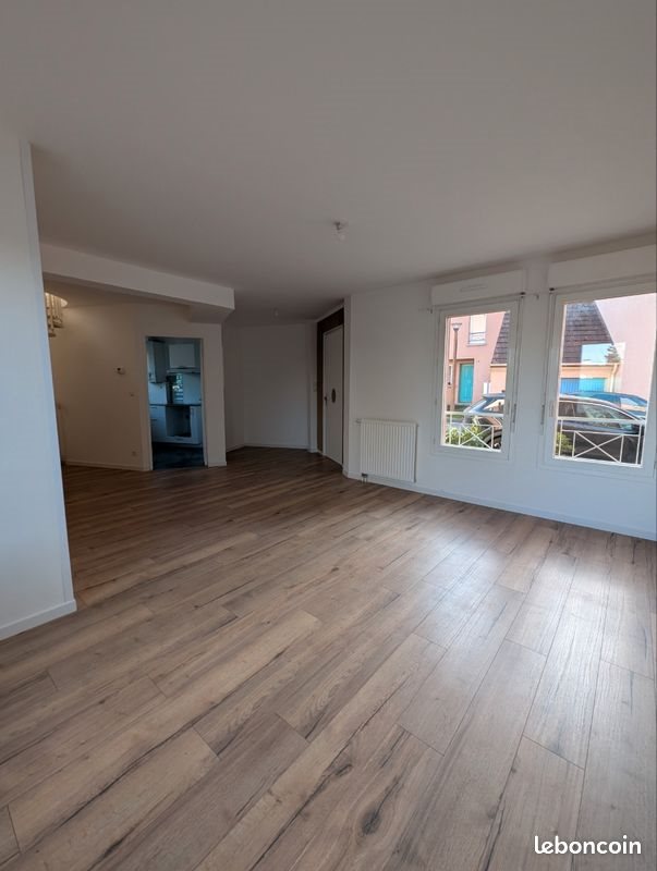 Maison à louer, 91m², Menucourt