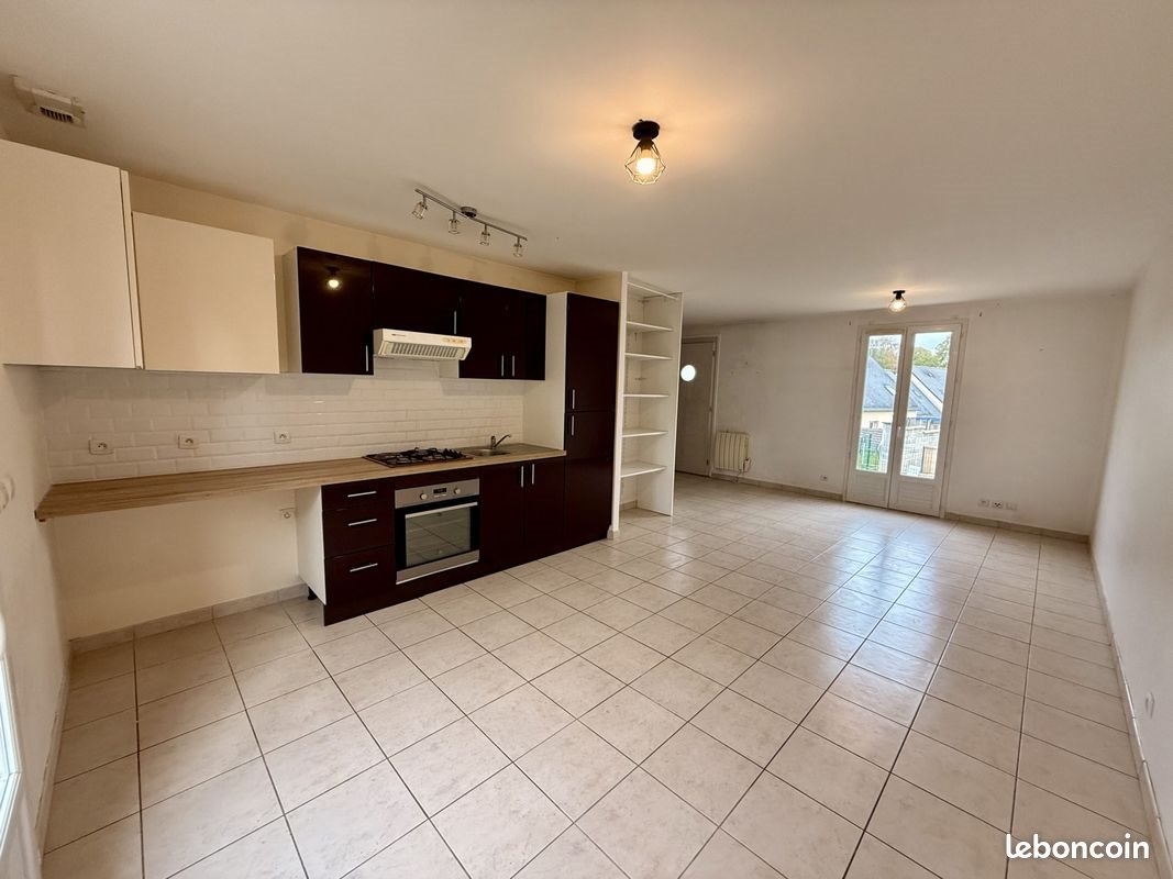 Maison à louer, 87m², Plessala