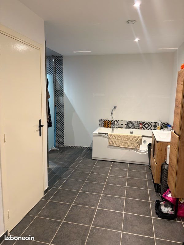 Appartement à louer, 90m², Betting