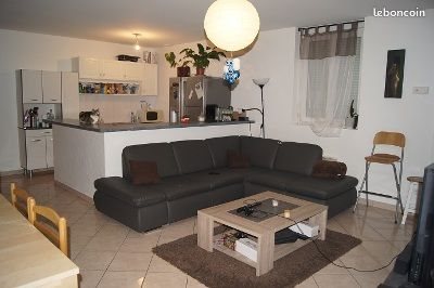 Appartement à louer, 85m², Bû