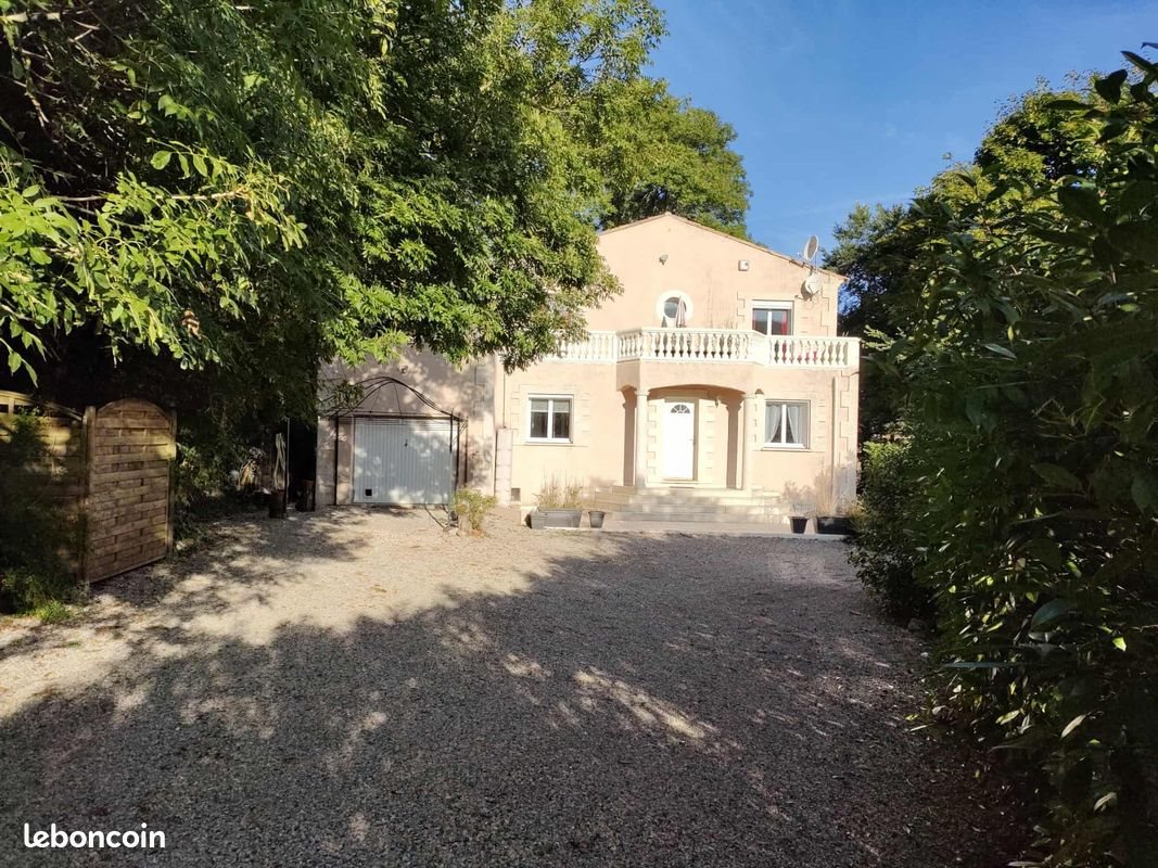 Maison à louer, 185m², Lodève