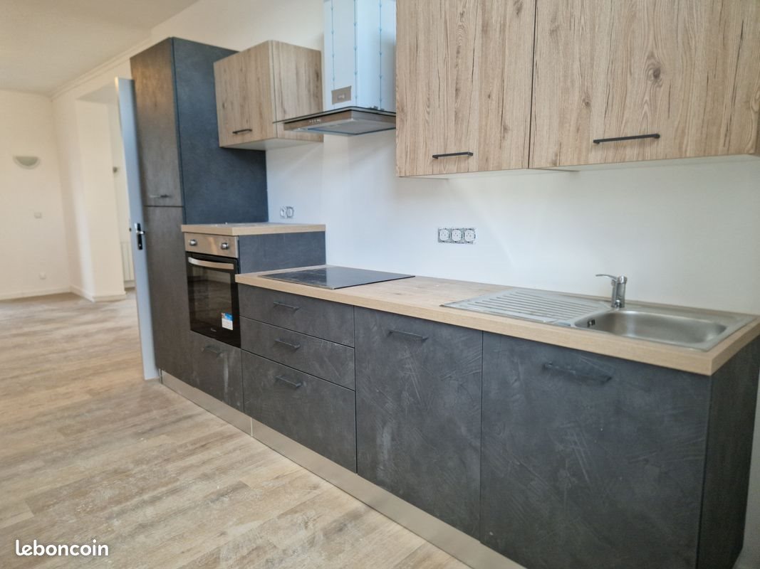 Appartement à louer, 90m², Comines