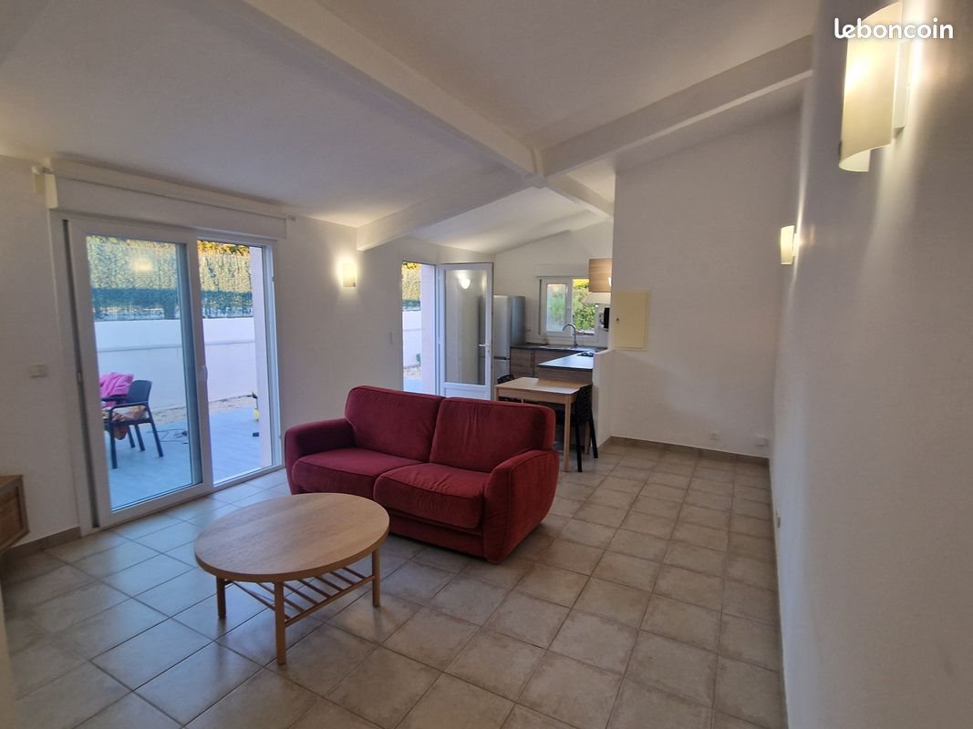 Maison à louer, 45m², Châteauneuf-le-Rouge