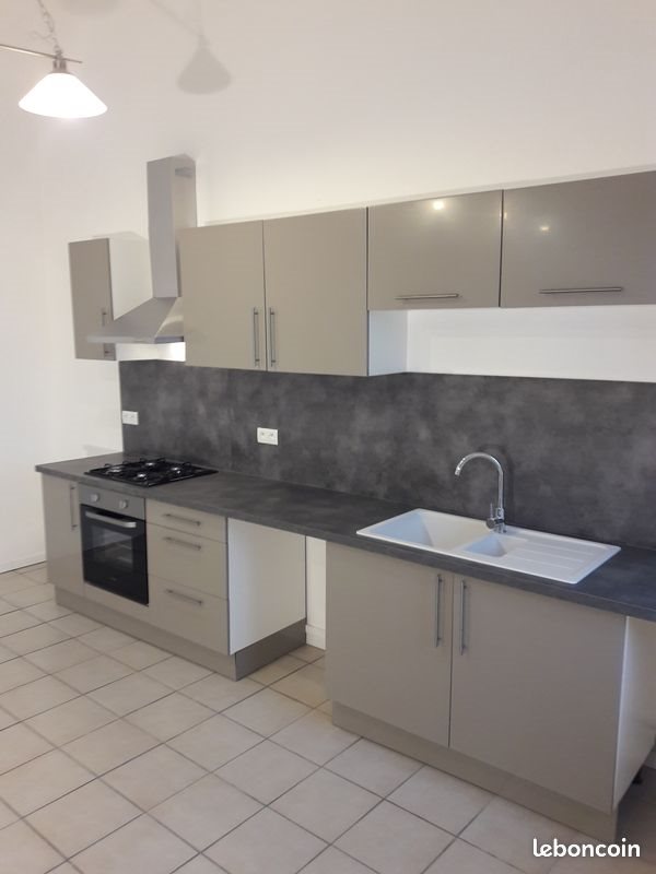 Maison à louer, 110m², Tusson