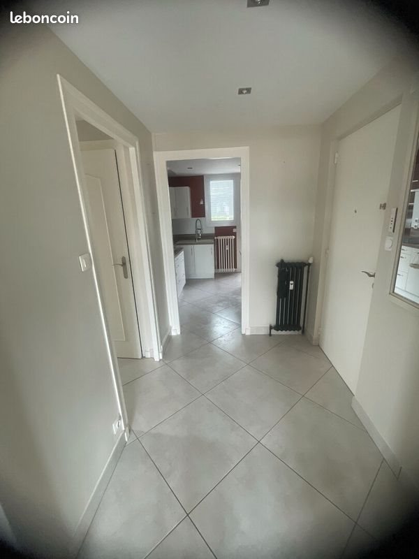 Appartement à louer, 65m², Unieux