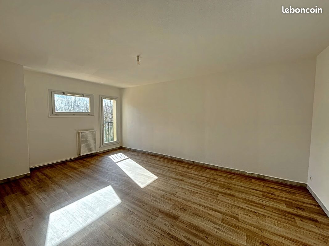 Appartement à louer, 69m², L'Isle-sur-la-Sorgue