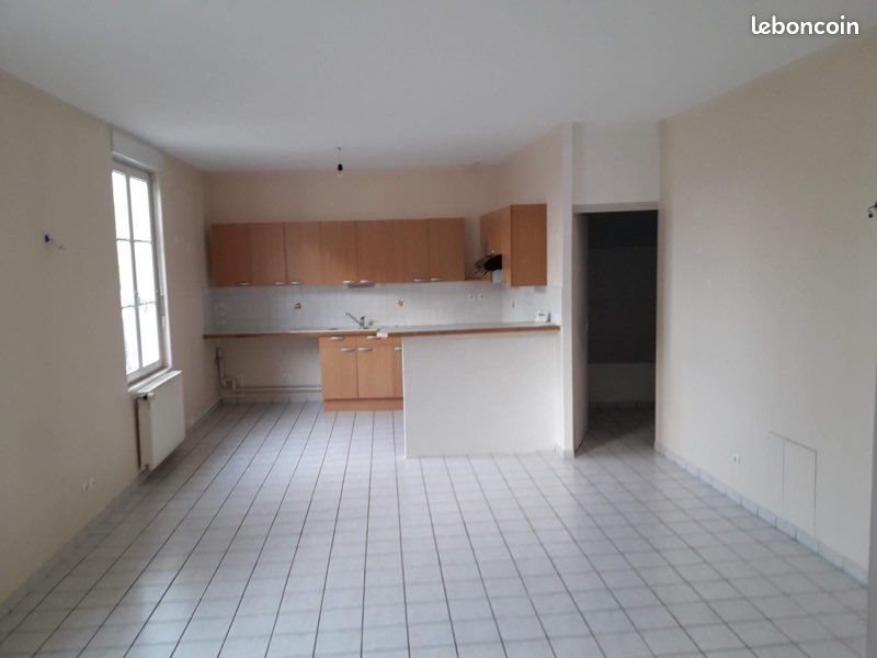 Appartement à louer, 70m², Gennes