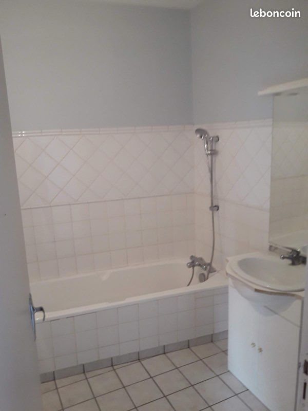 Appartement à louer, 70m², Gennes