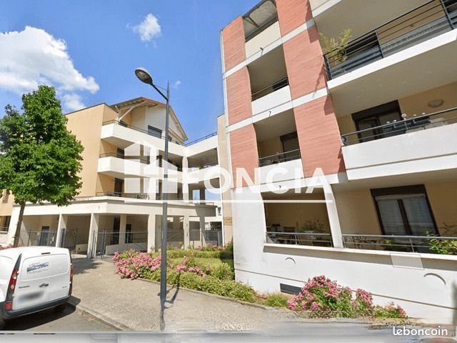 Appartement à louer, 49m², Sathonay-Camp