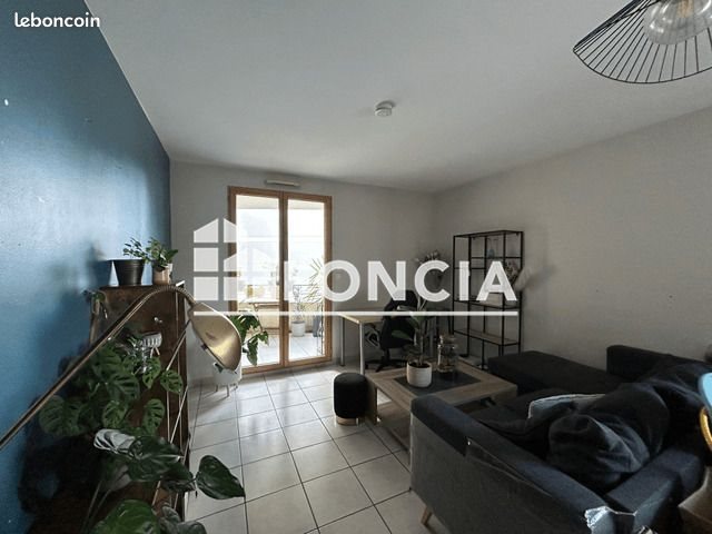 Appartement à louer, 49m², Sathonay-Camp