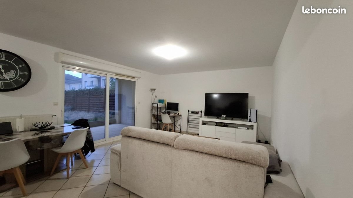 Appartement à louer, 74m², Toussieu