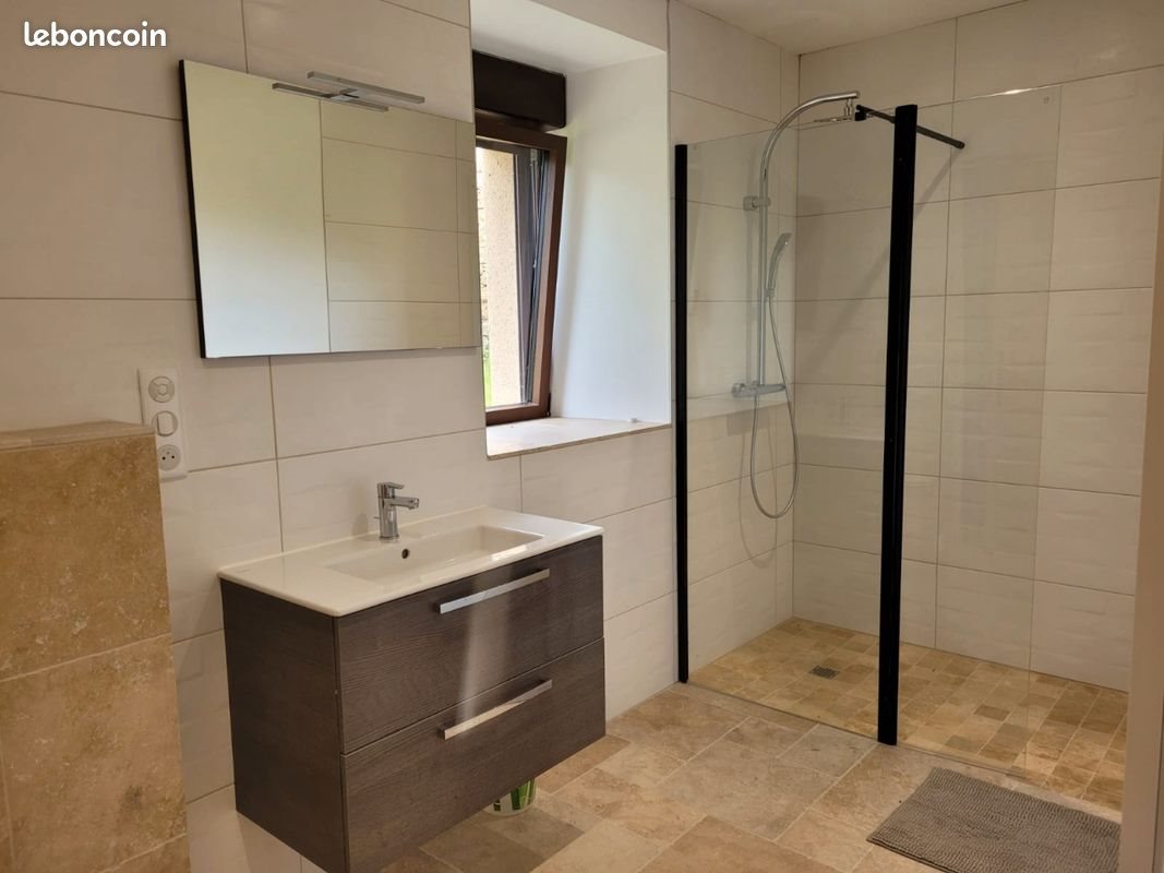 Maison à louer, 95m², Camburat