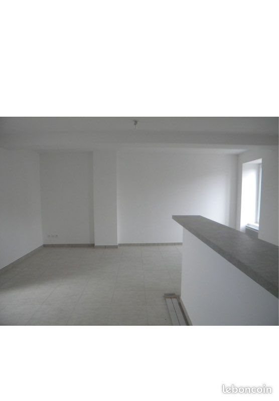 Appartement à louer, 75m², Pomeys