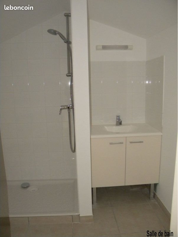 Appartement à louer, 75m², Pomeys