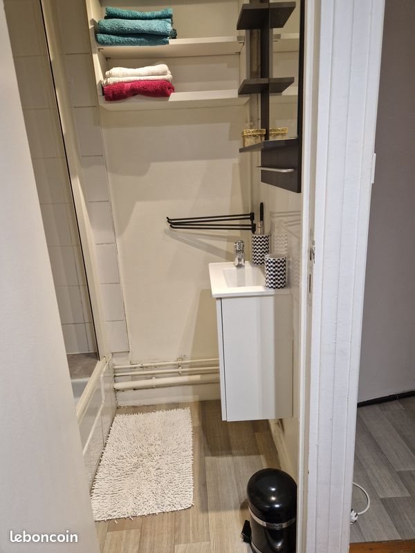 Appartement à louer, 23m², Paris 18ème