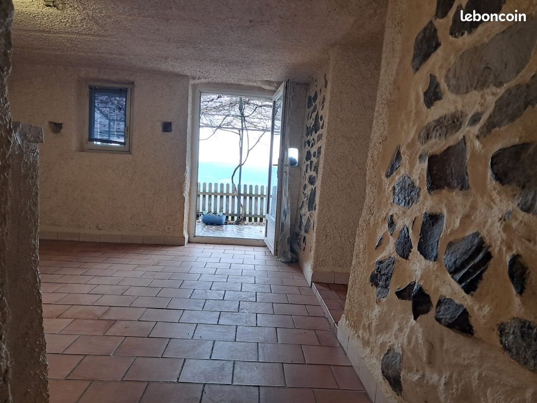 Maison à louer, 80m², Valvignères