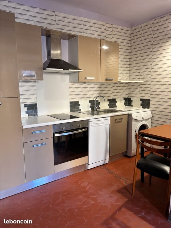 Appartement à louer, 45m², Saint-Maximin-la-Sainte-Baume