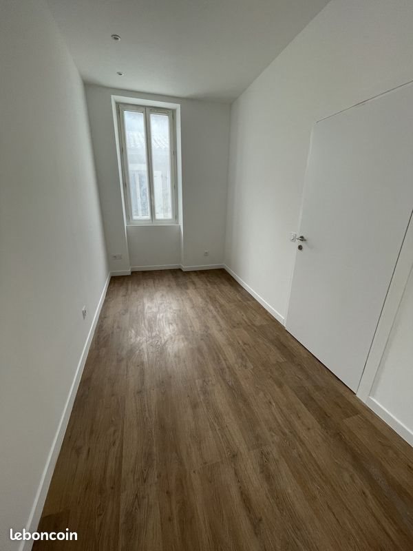 Appartement à louer, 26m², Marseille 6ème