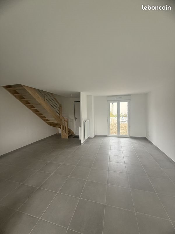 Maison à louer, 94m², Athies